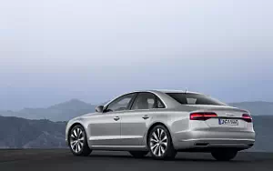   Audi A8 4.0 TFSI quattro - 2013