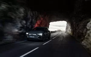   Audi Q8 55 e-tron quattro - 2022