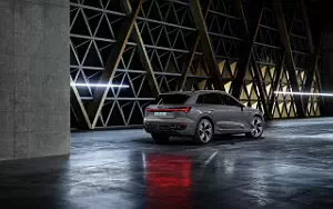   Audi Q8 55 e-tron quattro - 2022