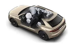   Audi Q8 55 TFSI quattro S line - 2023