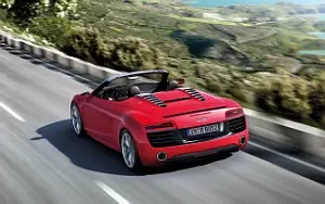   Audi R8 V10 Spyder - 2012