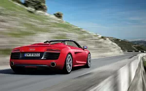   Audi R8 V10 Spyder - 2012