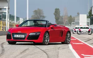   Audi R8 V10 Spyder - 2012