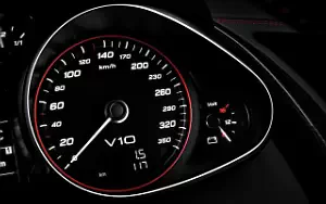   Audi R8 V10 Spyder - 2012
