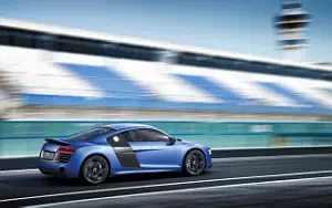   Audi R8 V10 plus - 2012