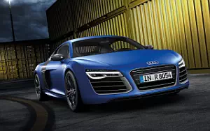   Audi R8 V10 plus - 2012