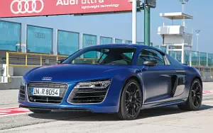   Audi R8 V10 plus - 2012