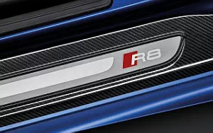   Audi R8 V10 plus - 2012