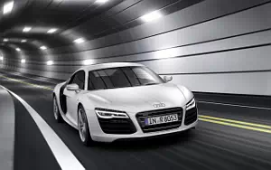   Audi R8 V10 - 2012
