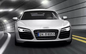   Audi R8 V10 - 2012