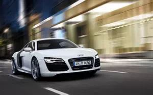   Audi R8 V10 - 2012