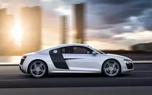   Audi R8 V10 - 2012