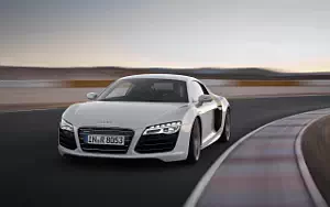  Audi R8 V10 - 2012