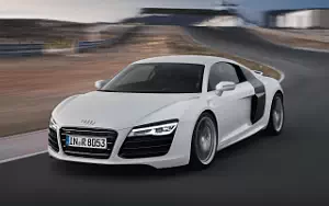   Audi R8 V10 - 2012