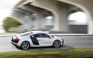   Audi R8 V10 - 2012