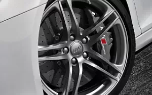   Audi R8 V10 - 2012