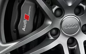   Audi R8 V10 - 2012