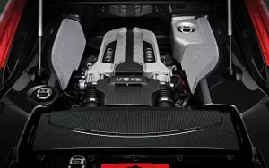   Audi R8 - 2012