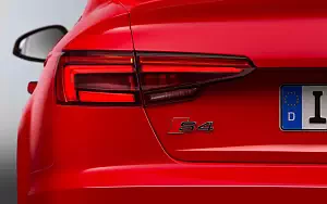   Audi S4 - 2009