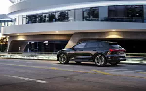   Audi SQ8 e-tron quattro - 2022