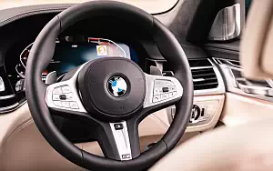   BMW 750i xDrive M Sport UK-spec - 2019