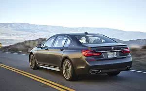   BMW M760i xDrive US-spec - 2017