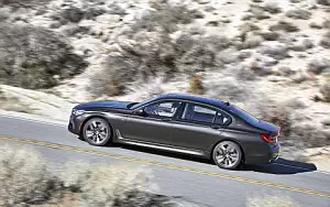   BMW M760i xDrive US-spec - 2017