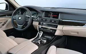   BMW 518d Luxury Line - 2014