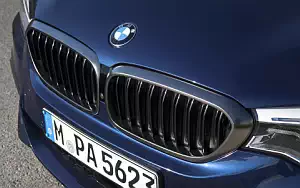   BMW M550i xDrive Sedan - 2017