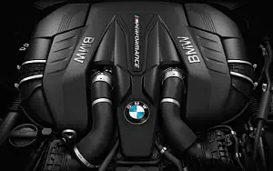   BMW M550i xDrive Sedan - 2017