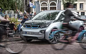   BMW i3 - 2013