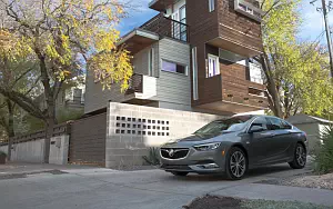   Buick Regal Sportback - 2017