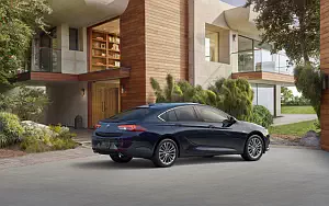   Buick Regal Sportback - 2017