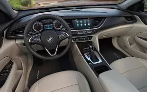   Buick Regal Sportback - 2017