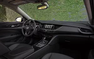   Buick Regal Sportback - 2017