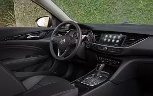   Buick Regal Sportback - 2017