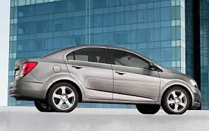   Chevrolet Aveo Sedan - 2011