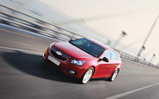   Chevrolet Cruze Hatchback - 2011