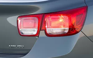   Chevrolet Malibu EU-spec - 2012