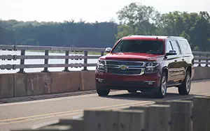   Chevrolet Suburban LTZ - 2015