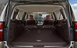   Chevrolet Suburban LTZ - 2015