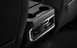 ���� ���������� GMC Sierra Denali Crew Cab - 2018