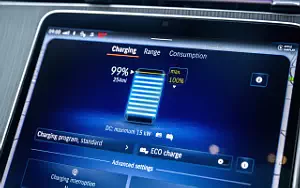   Mercedes-Benz EQS SUV 450 4MATIC AMG Line UK-spec - 2023