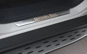   Mercedes-Benz GL350 BlueTEC AMG Sports Package UK-spec - 2013