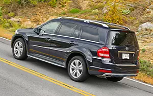   Mercedes-Benz GL450 US-spec - 2010