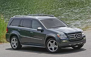   Mercedes-Benz GL550 US-spec - 2010