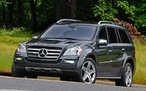   Mercedes-Benz GL550 US-spec - 2010