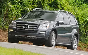   Mercedes-Benz GL550 US-spec - 2010