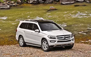   Mercedes-Benz GL350 BlueTEC US-spec - 2013