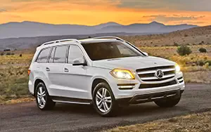   Mercedes-Benz GL350 BlueTEC US-spec - 2013